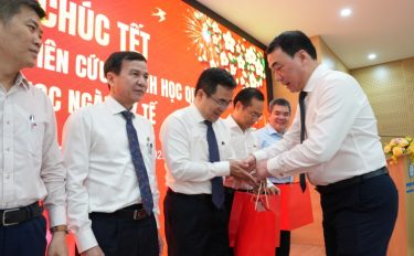 Thứ trưởng Nguyễn Tri Thức gặp mặt, chúc Tết Hội đồng Đạo đức trong nghiên cứu y sinh học quốc gia