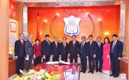 Chủ tịch Quốc hội thăm chúc mừng và dự lễ khai giảng của Trường ĐH Y Hà Nội nhân Ngày Nhà giáo Việt Nam