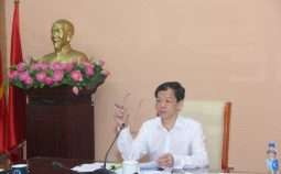 Thứ trưởng Nguyễn Tri Thức làm việc với Cục Khoa học công nghệ và Đào tạo