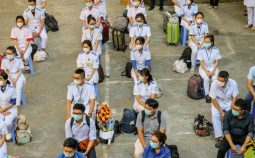 Sinh viên Cao đẳng Y tế Khánh Hòa ra Phú Yên chống dịch