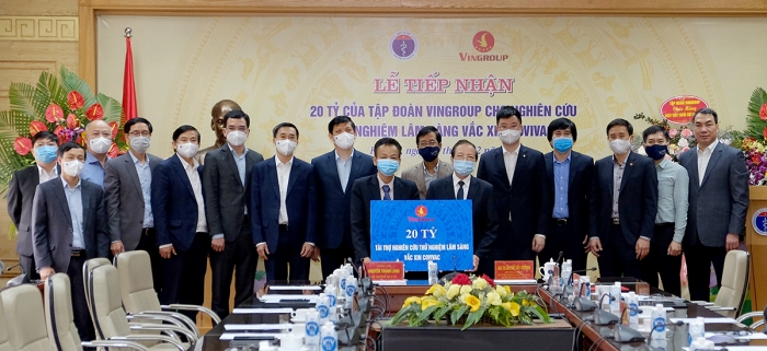 Lễ tiếp nhận 20 tỷ đồng tài trợ nghiên cứu thử nghiệm lâm sàng vắc xin COVID-19 “Made in” Việt Nam