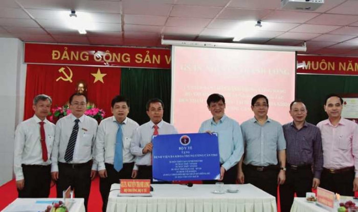 Bộ Y tế làm việc với Bệnh viện Đa khoa Trung ương Cần Thơ