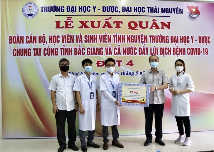 Trường Đại học Y – Dược Thái Nguyên điều động nhân lực đến vùng tâm dịch