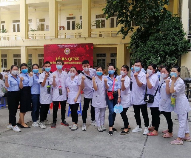 Thầy và trò Trường Cao đẳng Y tế Hà Nội lên đường chi viện cho tỉnh Bắc Giang